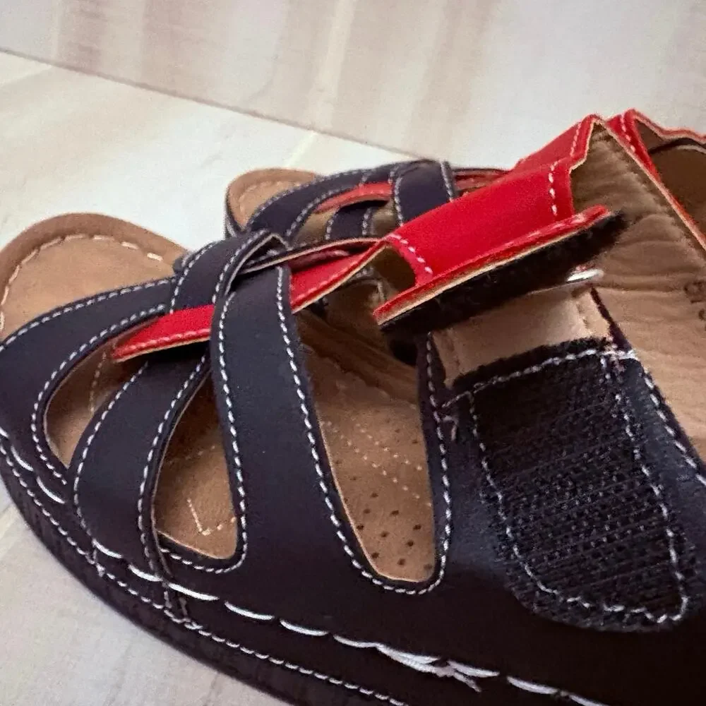Golden Road Red and Black Comfort Wedge Sandals Sz 10 Slip On Casual Adjustable